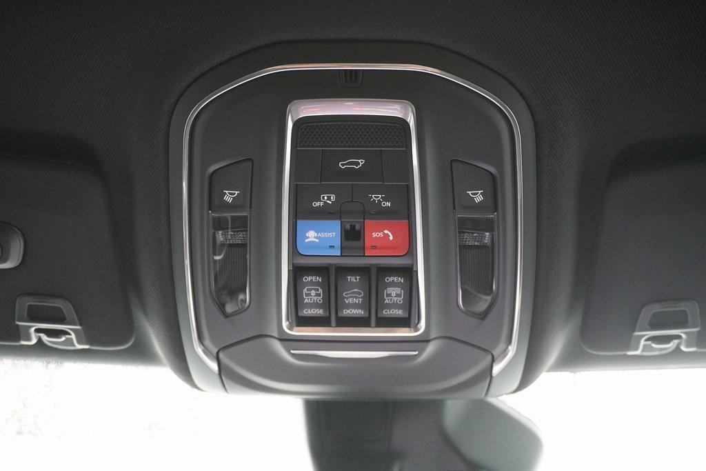 new 2025 Jeep Grand Cherokee car, priced at $43,440