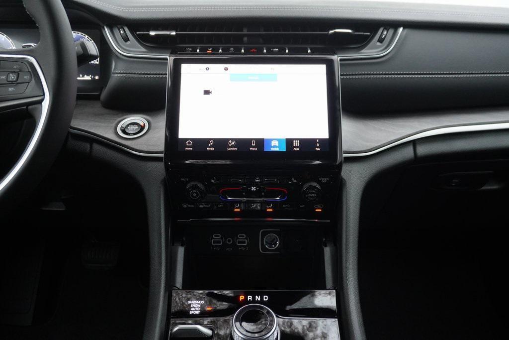 new 2025 Jeep Grand Cherokee car, priced at $43,440