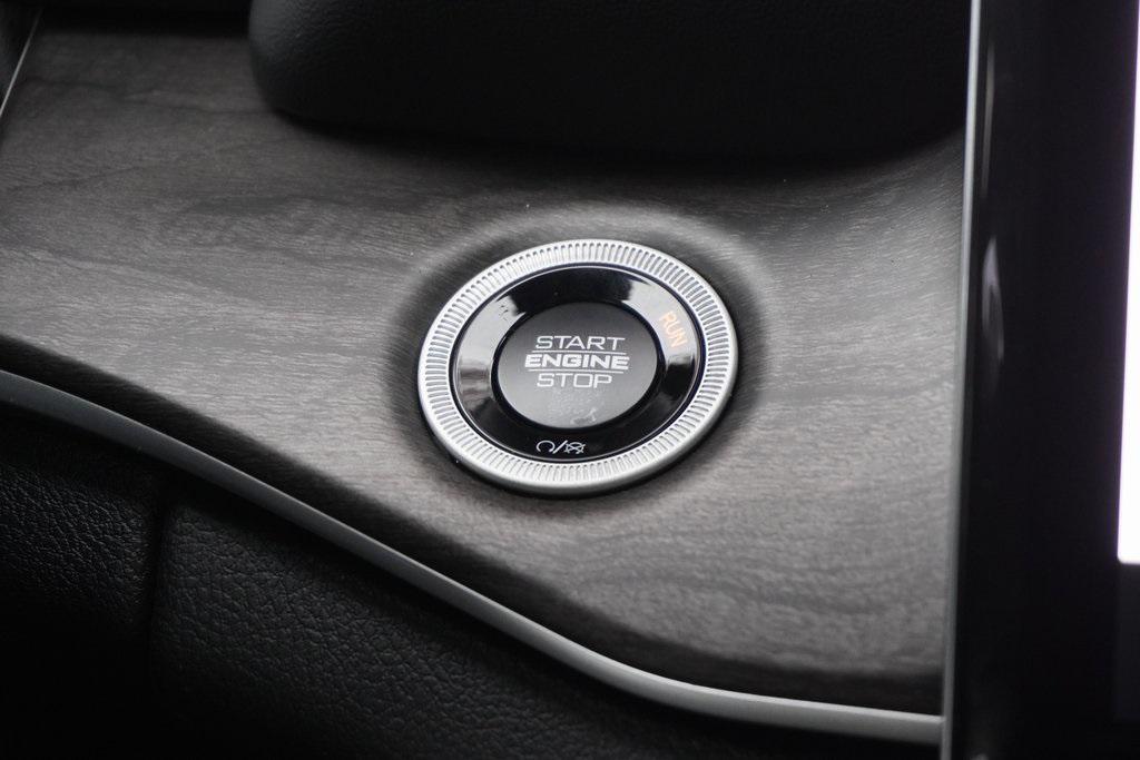 new 2025 Jeep Grand Cherokee car, priced at $43,440