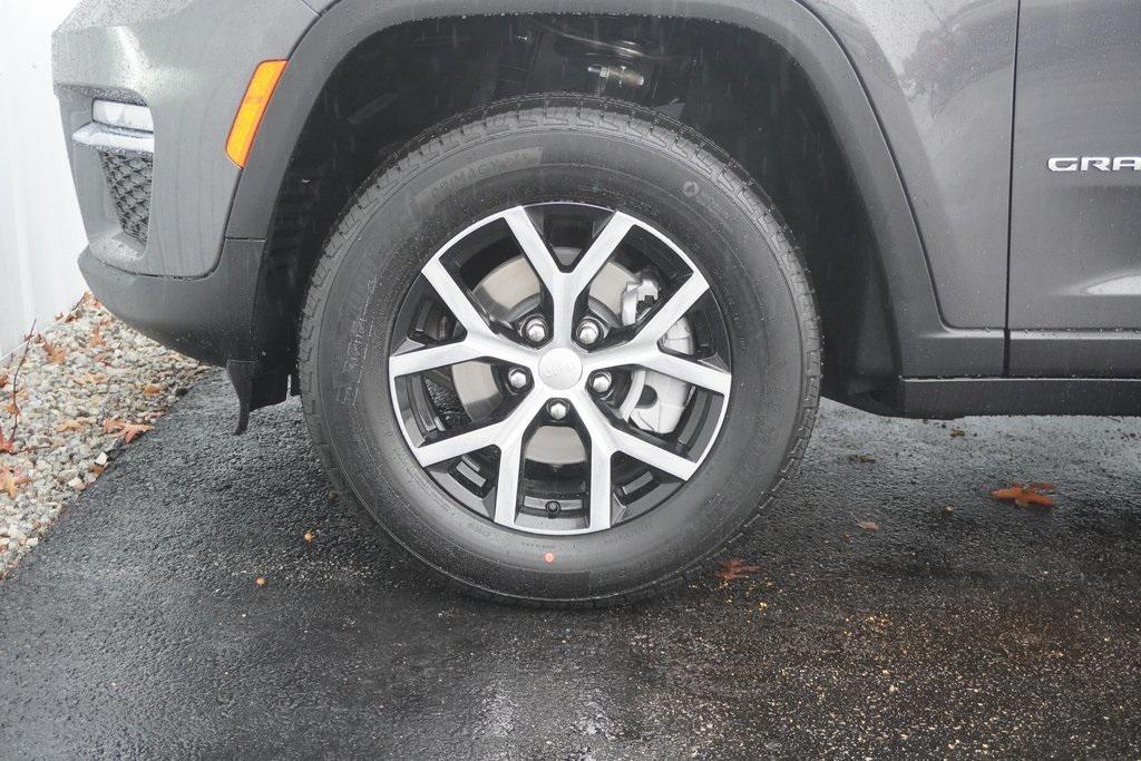 new 2025 Jeep Grand Cherokee car, priced at $43,440