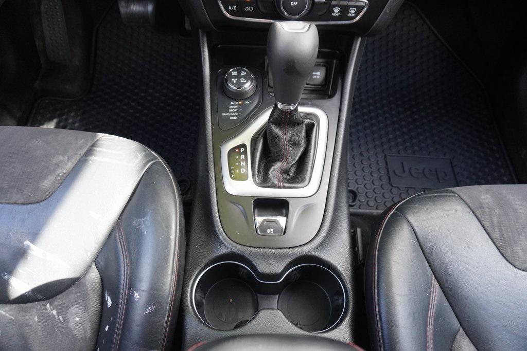 used 2015 Jeep Cherokee car, priced at $9,500