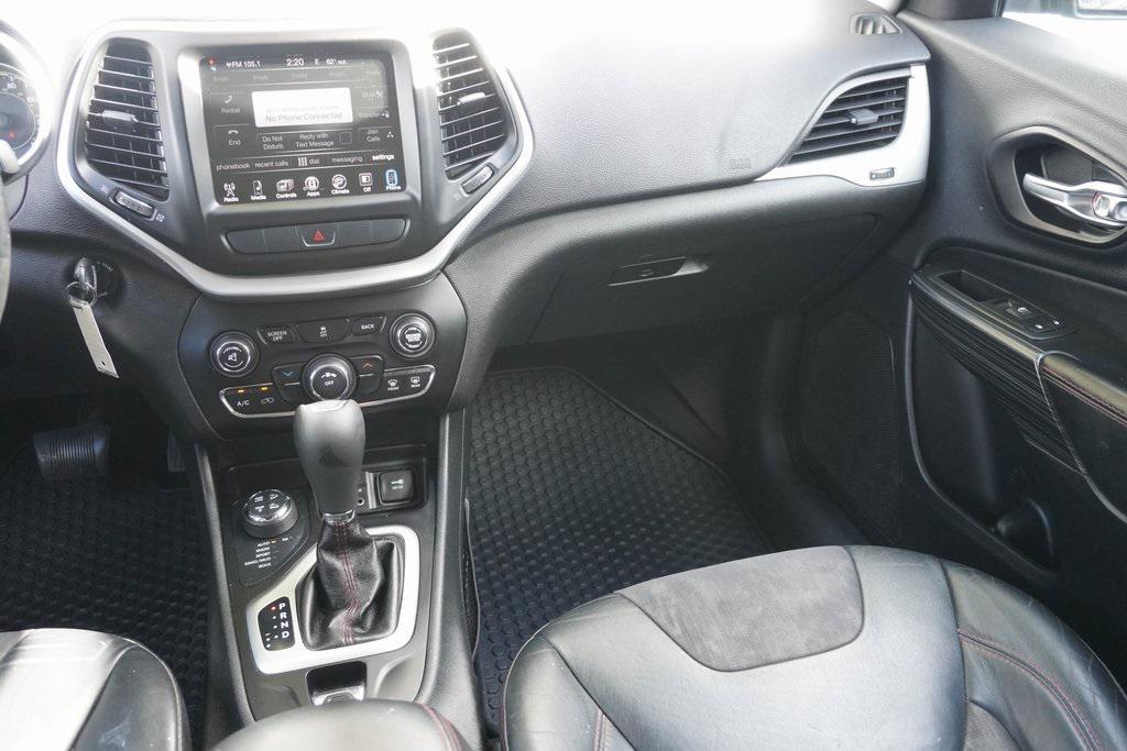 used 2015 Jeep Cherokee car, priced at $9,500