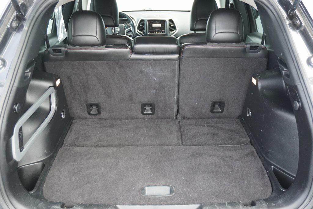 used 2015 Jeep Cherokee car, priced at $9,500