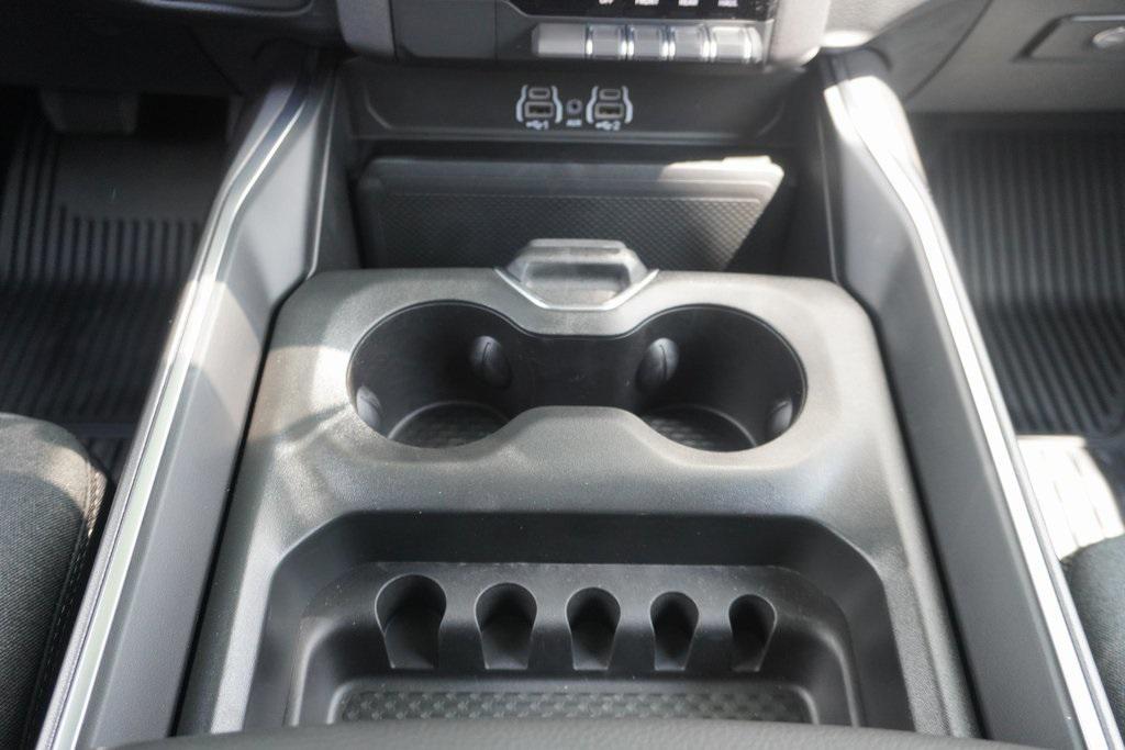 new 2025 Ram 1500 car, priced at $43,303