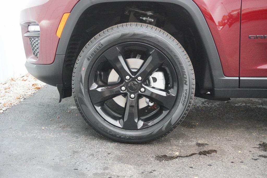 new 2025 Jeep Grand Cherokee car, priced at $43,623
