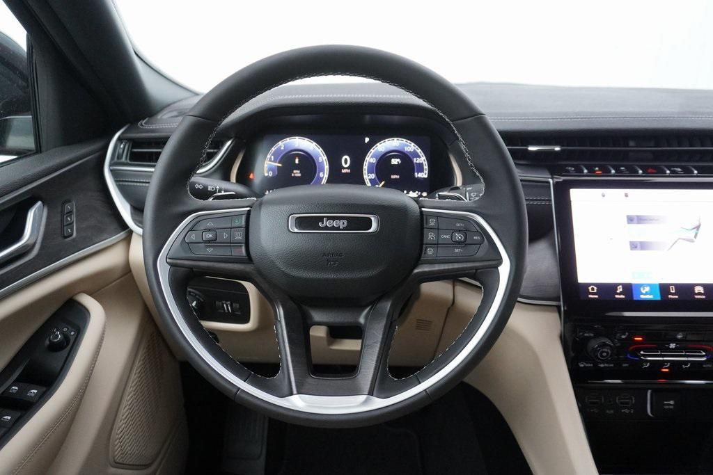new 2025 Jeep Grand Cherokee car, priced at $43,623