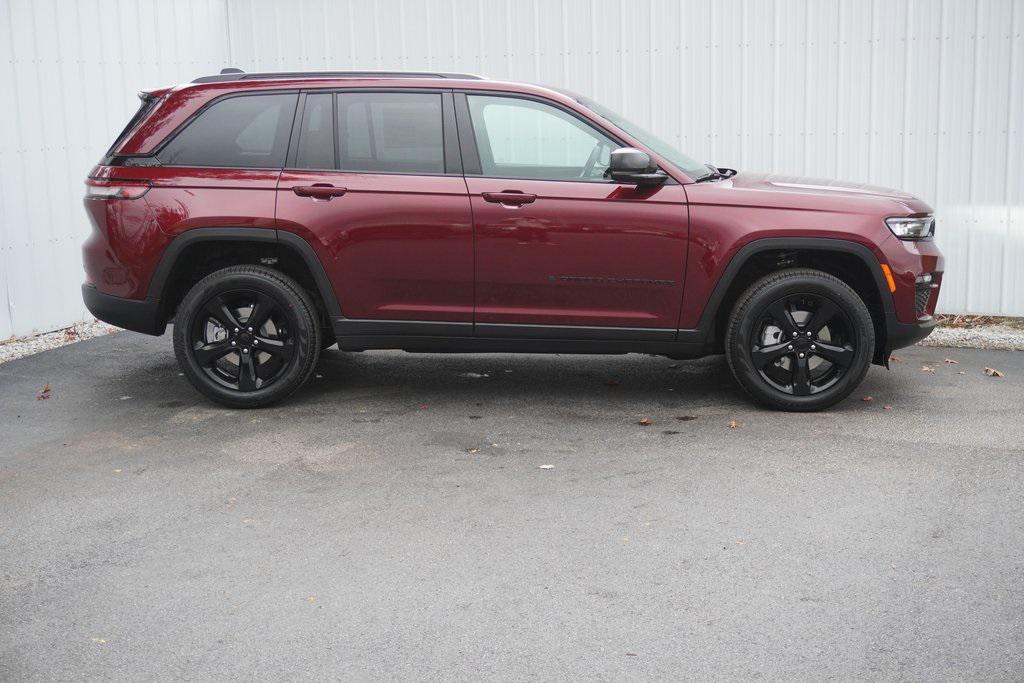 new 2025 Jeep Grand Cherokee car, priced at $43,623