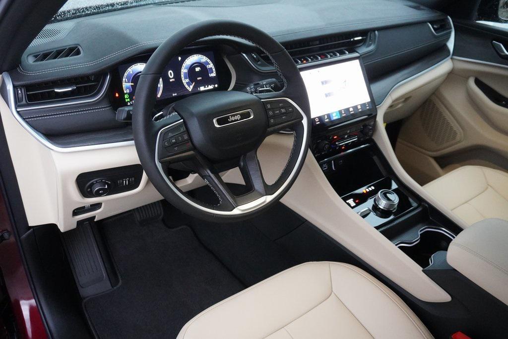 new 2025 Jeep Grand Cherokee car, priced at $43,623