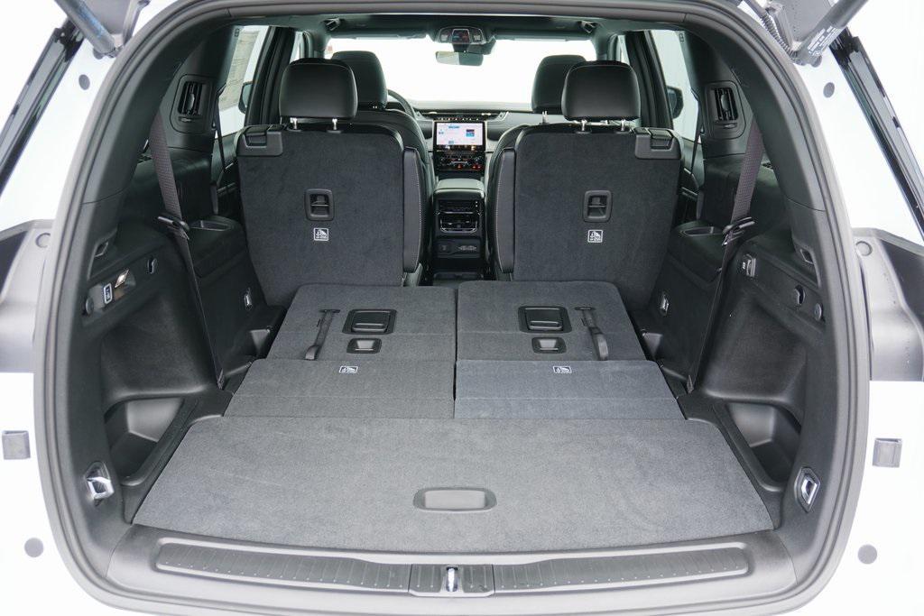 new 2025 Jeep Grand Cherokee L car, priced at $43,905