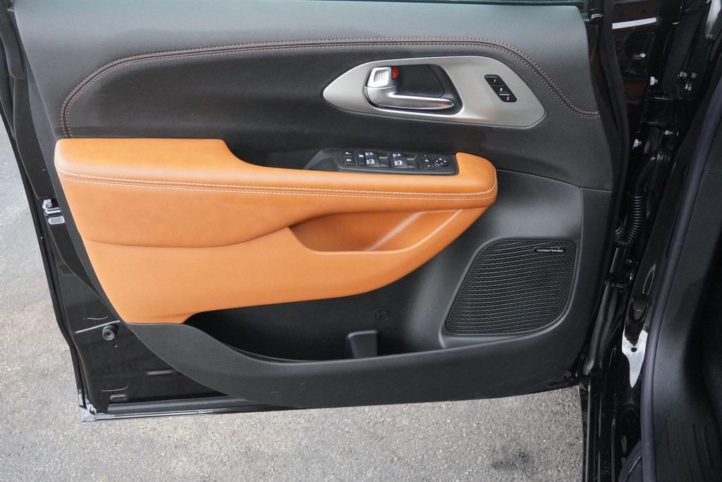 new 2026 Chrysler Pacifica car, priced at $53,767