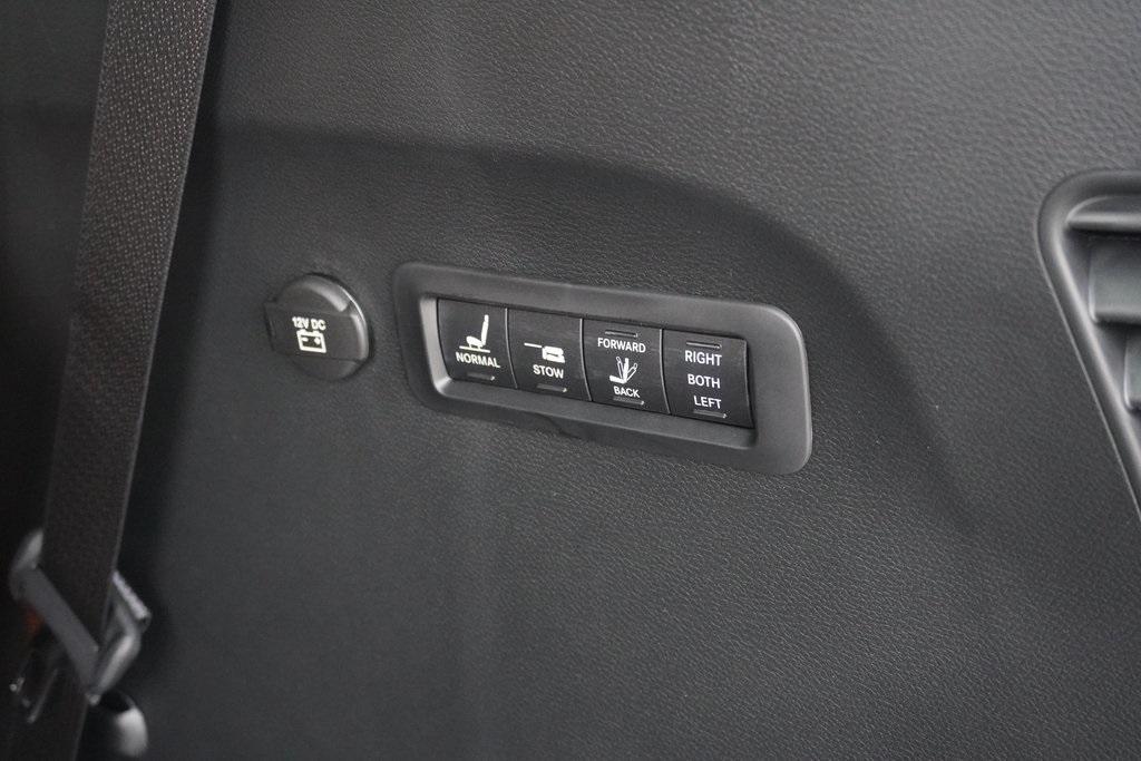 new 2026 Chrysler Pacifica car, priced at $53,767