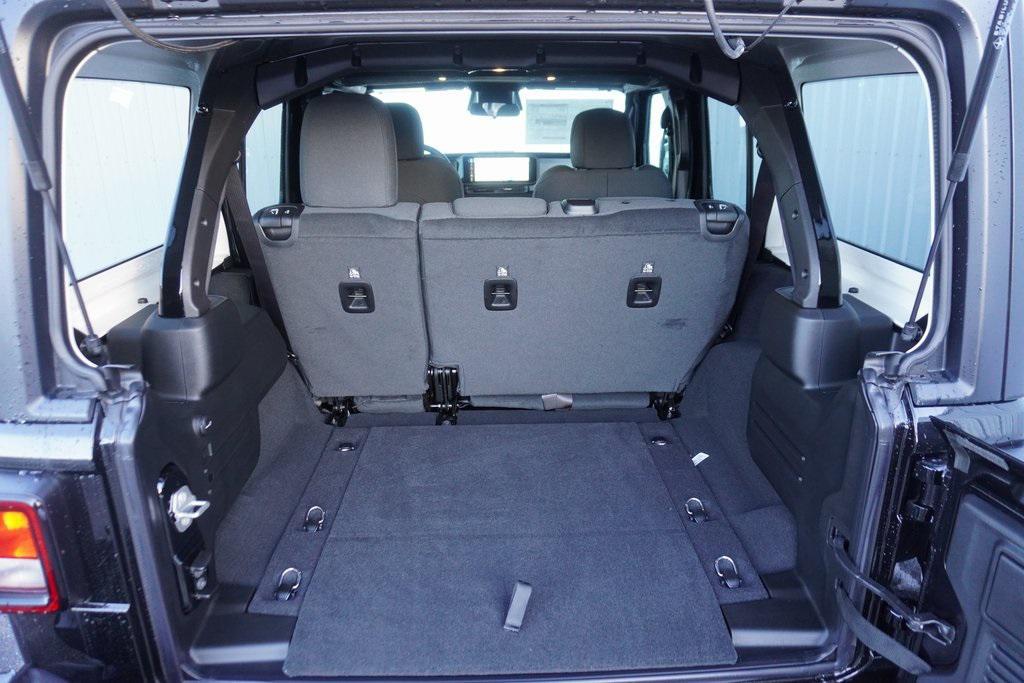 new 2026 Jeep Wrangler car, priced at $47,622