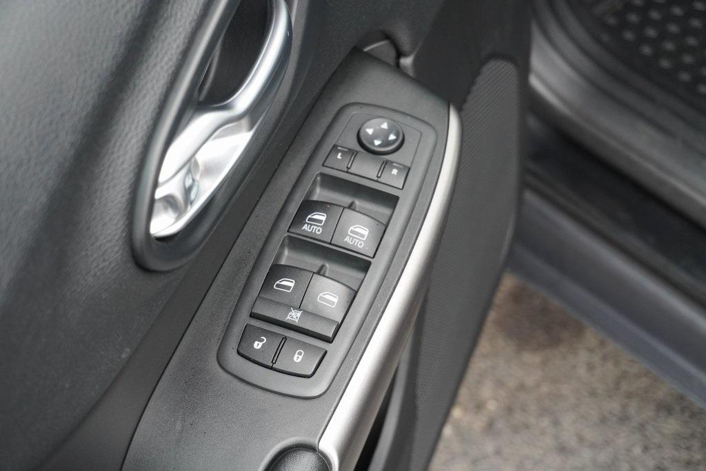 used 2019 Jeep Cherokee car, priced at $13,100