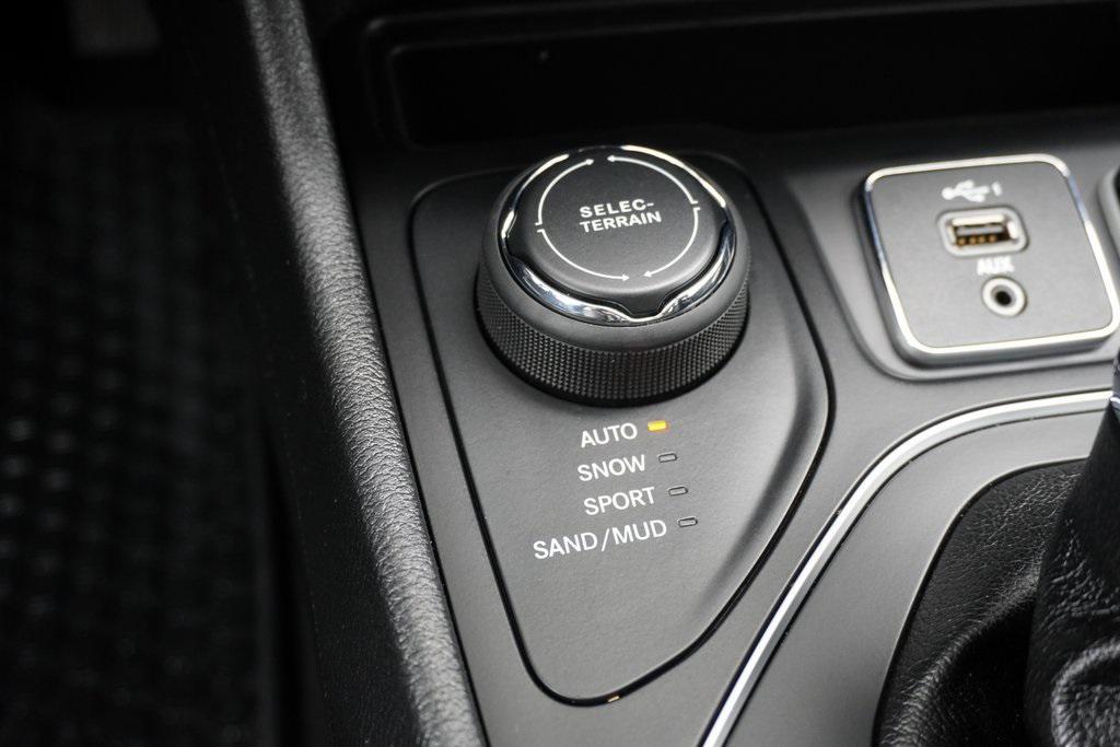 used 2019 Jeep Cherokee car, priced at $13,100