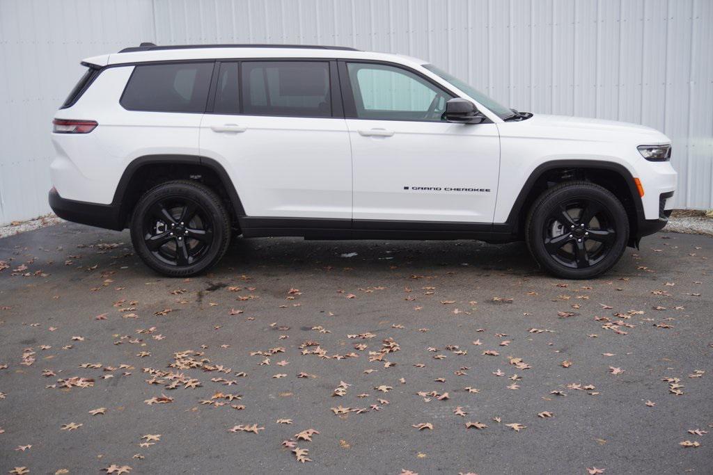 new 2025 Jeep Grand Cherokee L car, priced at $38,654