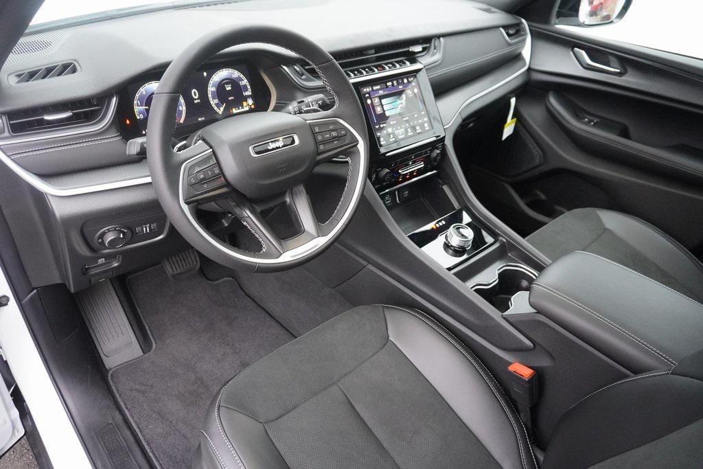 new 2025 Jeep Grand Cherokee L car, priced at $38,654