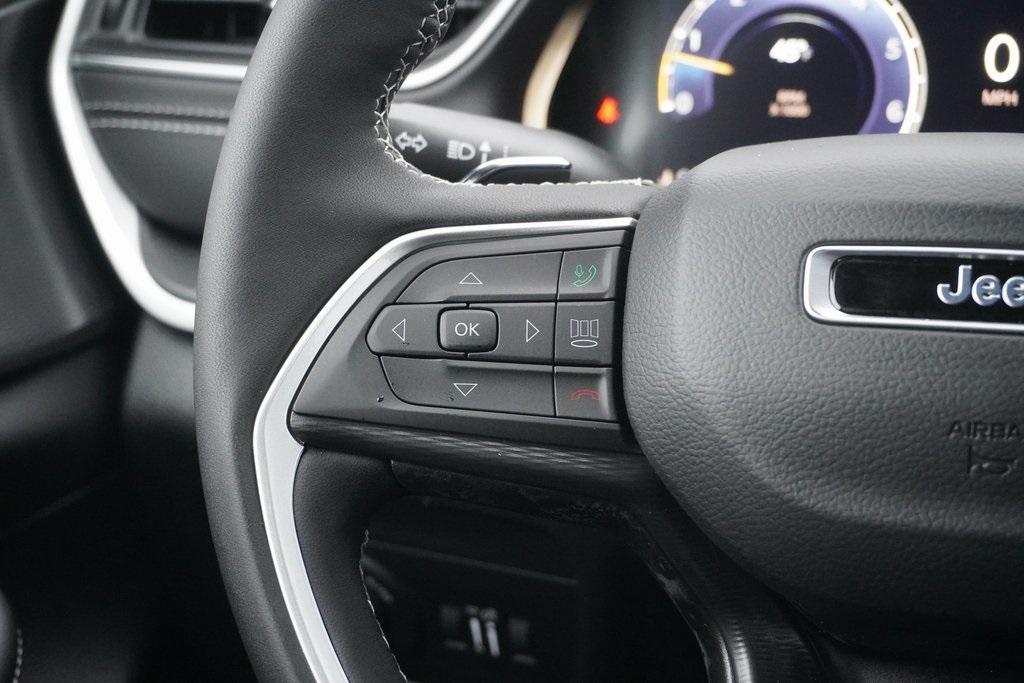 new 2025 Jeep Grand Cherokee L car, priced at $38,654