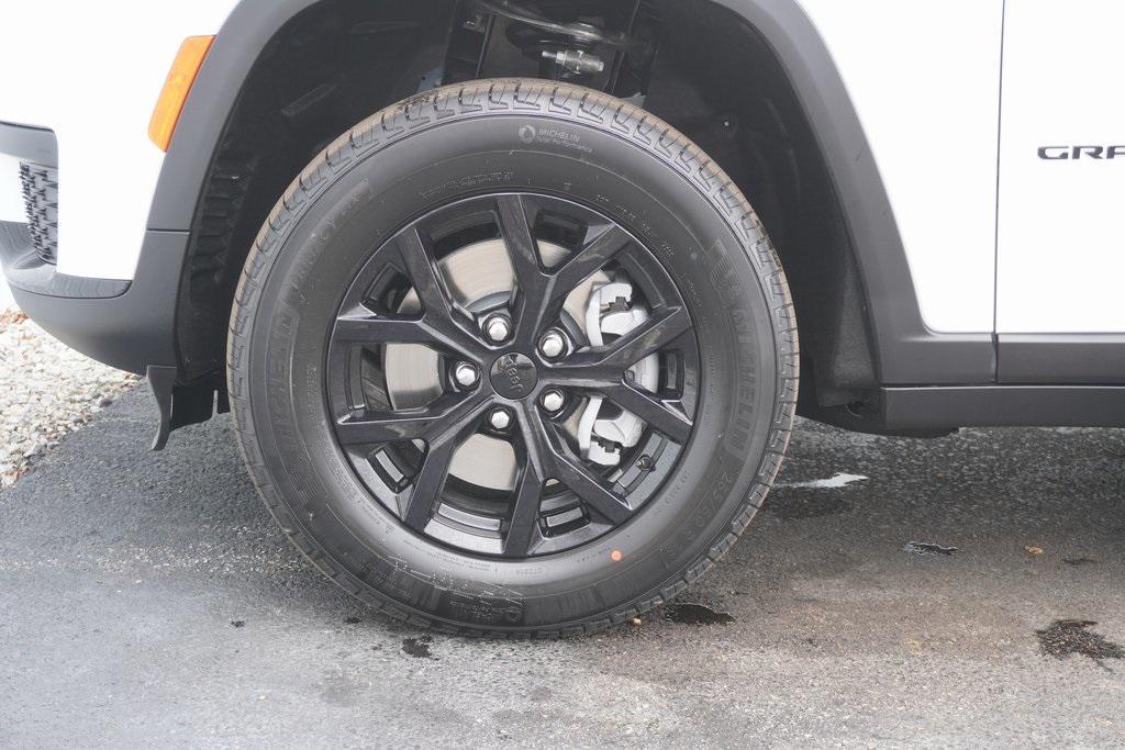 new 2025 Jeep Grand Cherokee L car, priced at $41,248