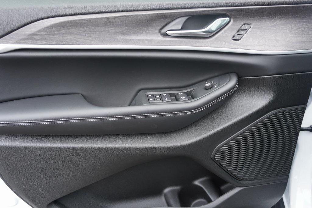 new 2025 Jeep Grand Cherokee L car, priced at $43,405