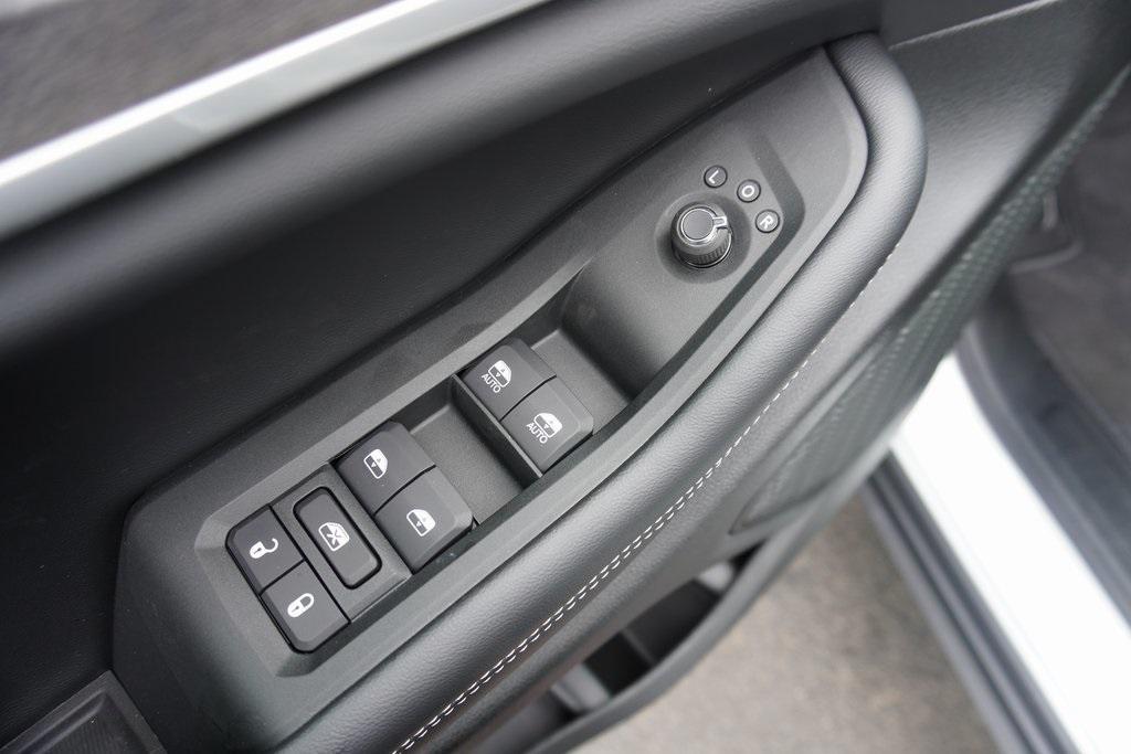 new 2025 Jeep Grand Cherokee L car, priced at $43,405