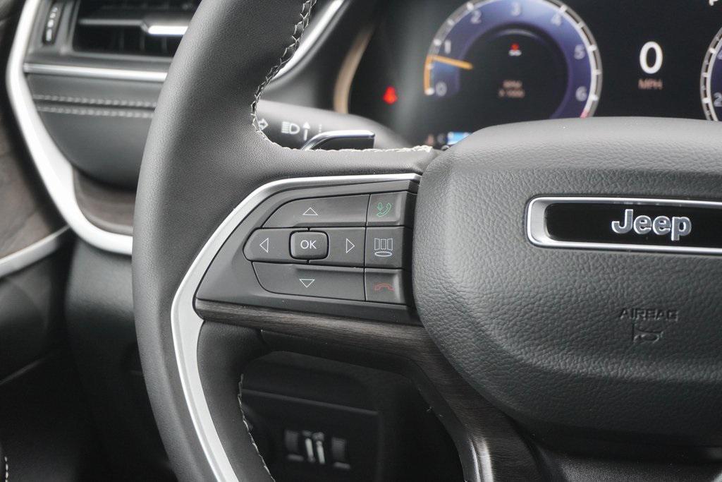 new 2025 Jeep Grand Cherokee car, priced at $46,680