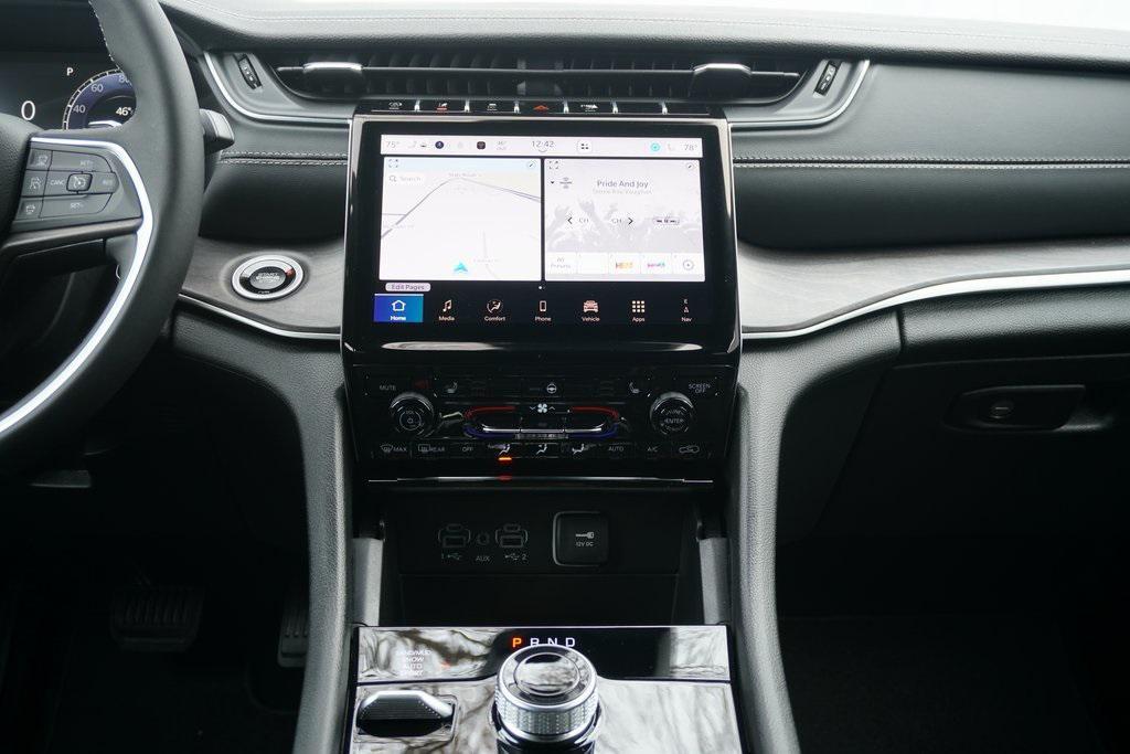 new 2025 Jeep Grand Cherokee car, priced at $46,680