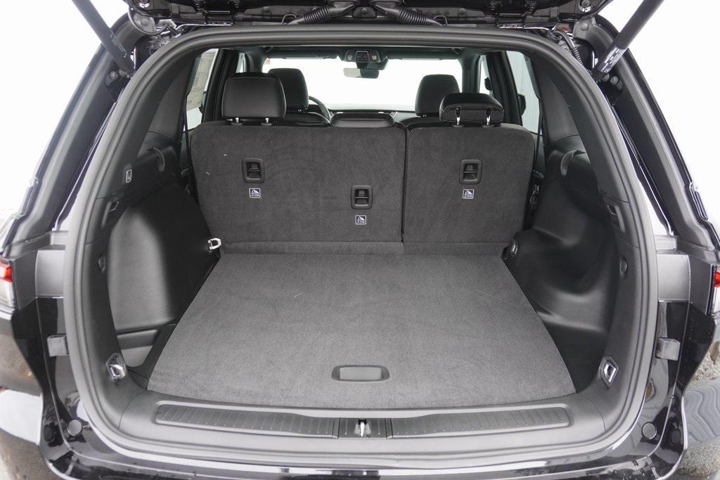 new 2025 Jeep Grand Cherokee car, priced at $46,680