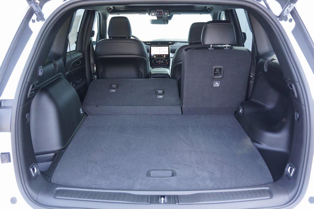 new 2025 Jeep Grand Cherokee car, priced at $41,668