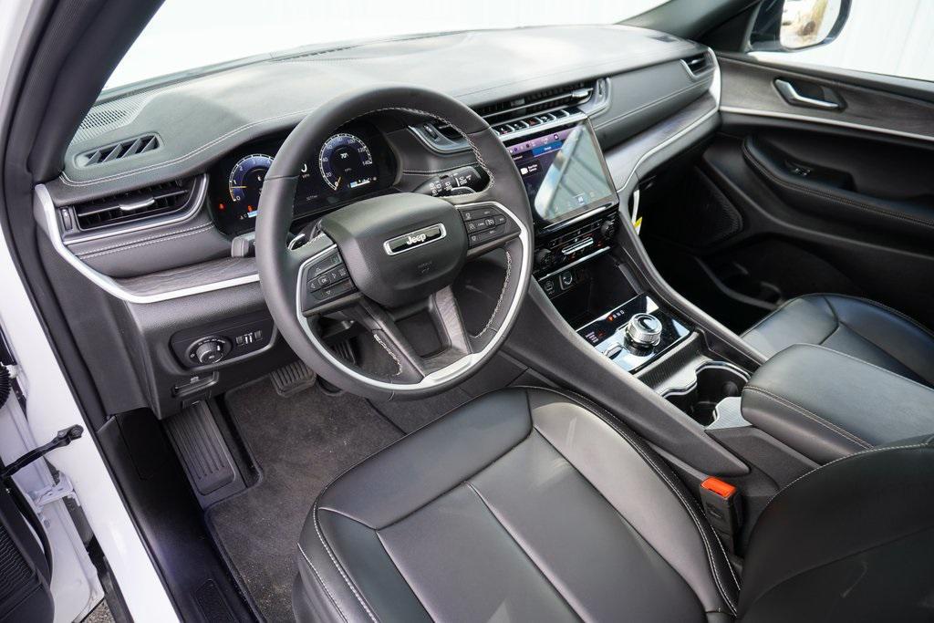 new 2025 Jeep Grand Cherokee car, priced at $44,668