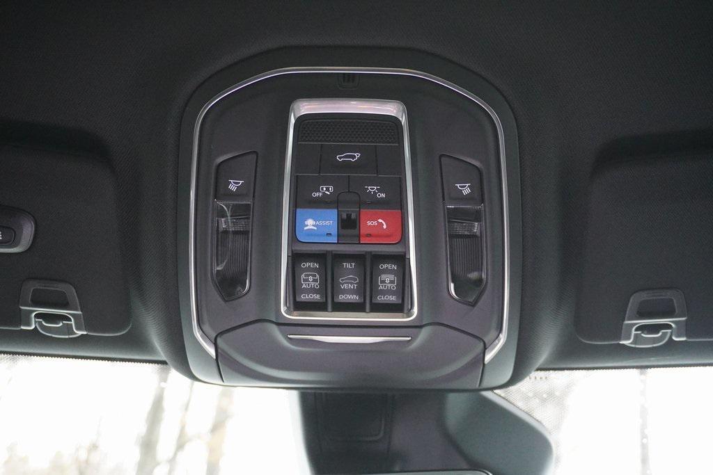 new 2025 Jeep Grand Cherokee car, priced at $45,811