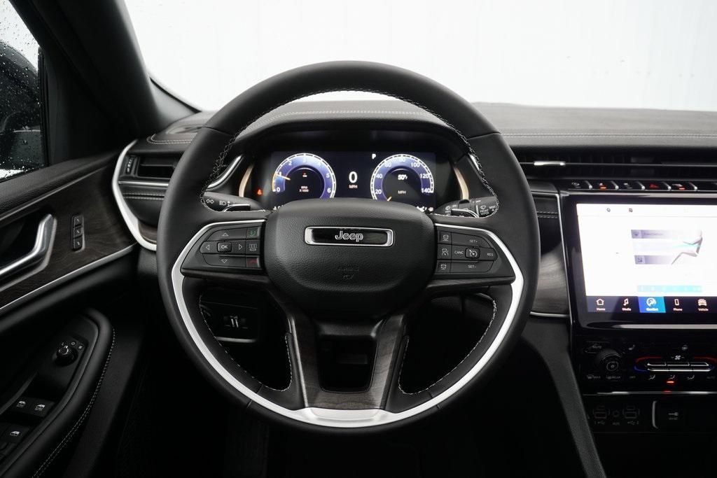 new 2025 Jeep Grand Cherokee car, priced at $45,811