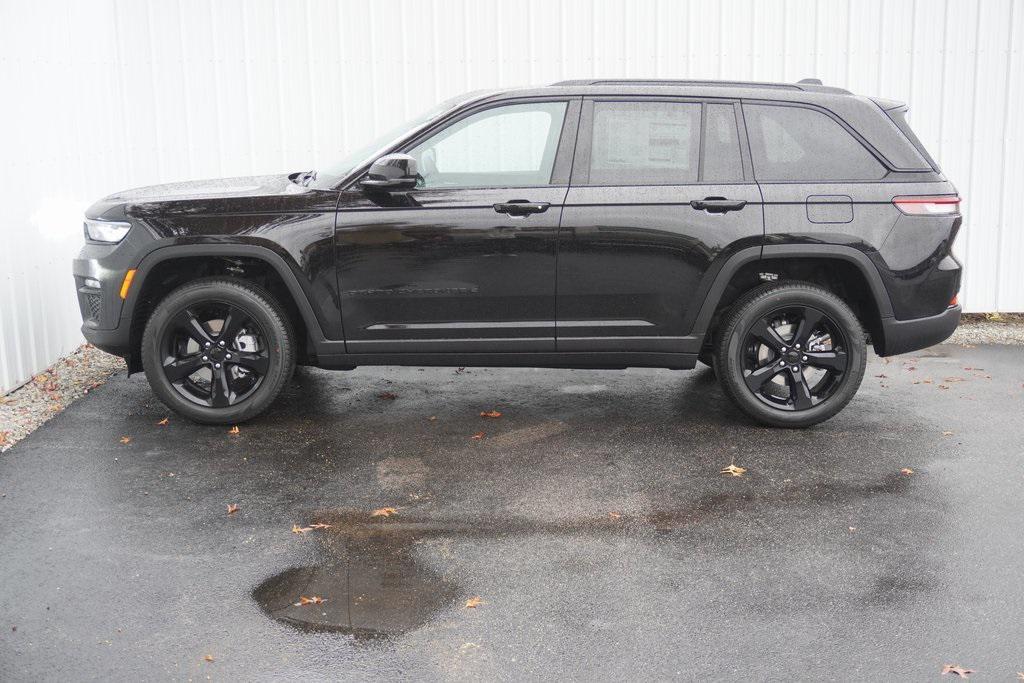 new 2025 Jeep Grand Cherokee car, priced at $45,811