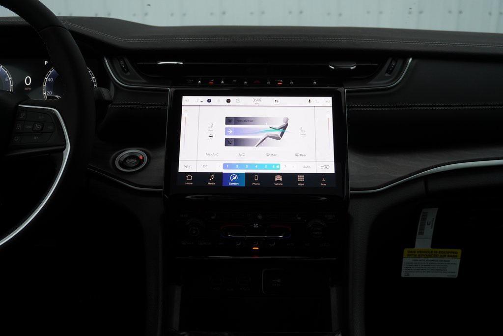 new 2025 Jeep Grand Cherokee car, priced at $45,811