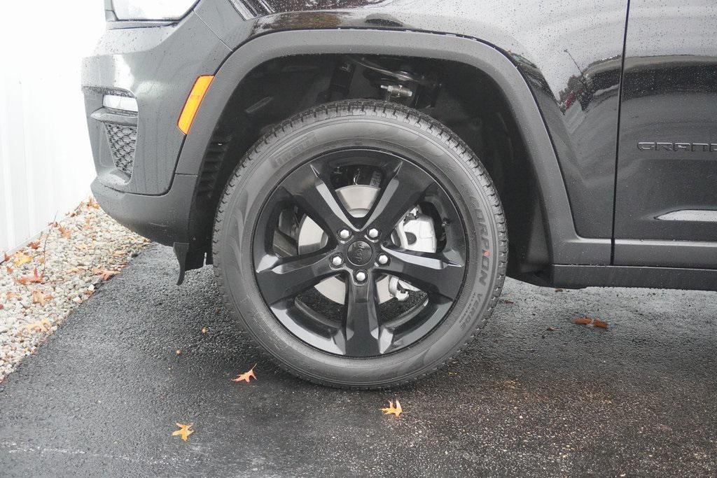 new 2025 Jeep Grand Cherokee car, priced at $45,811
