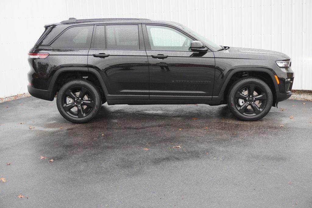 new 2025 Jeep Grand Cherokee car, priced at $45,811