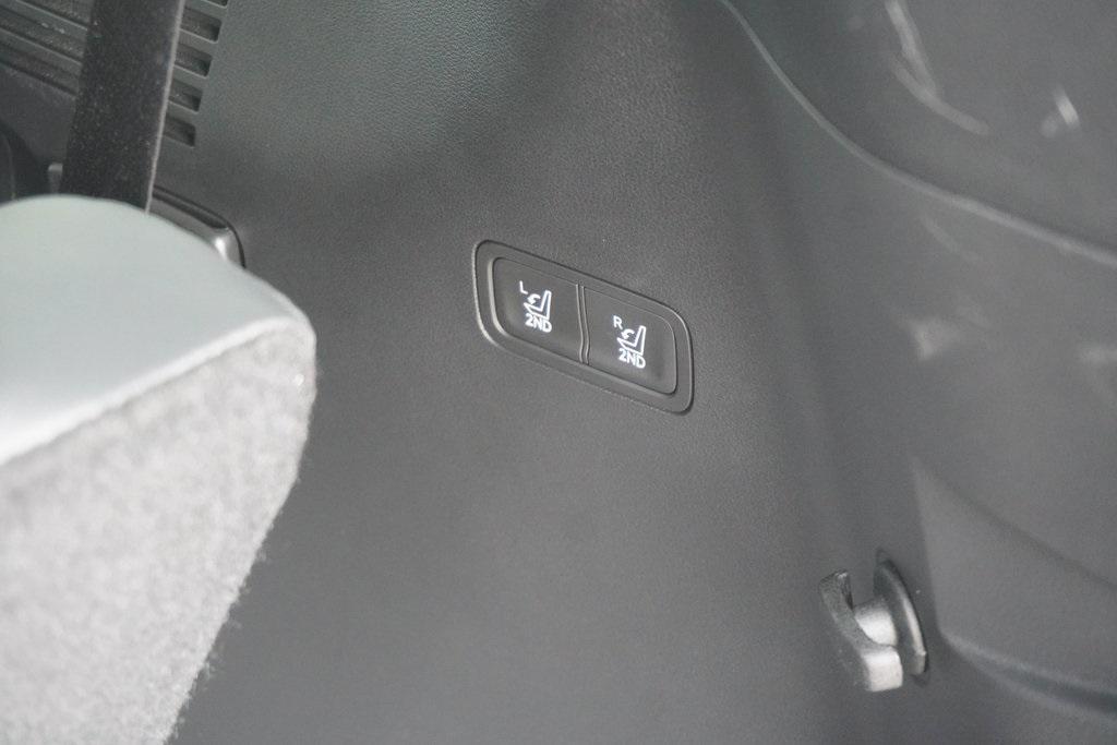 used 2025 Hyundai Santa Fe car, priced at $33,400