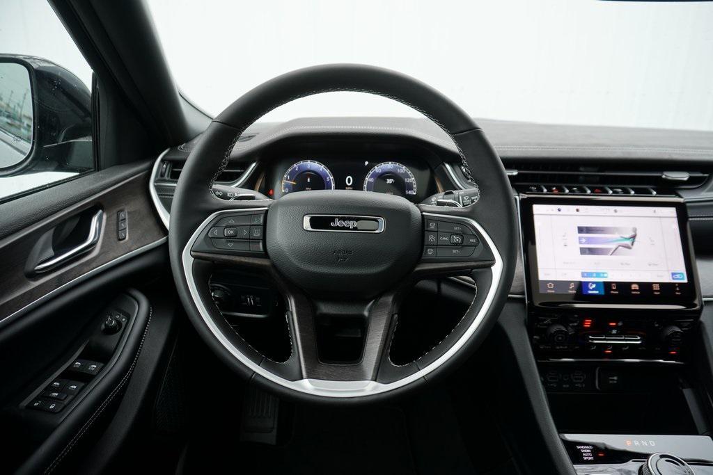 new 2025 Jeep Grand Cherokee car, priced at $46,181