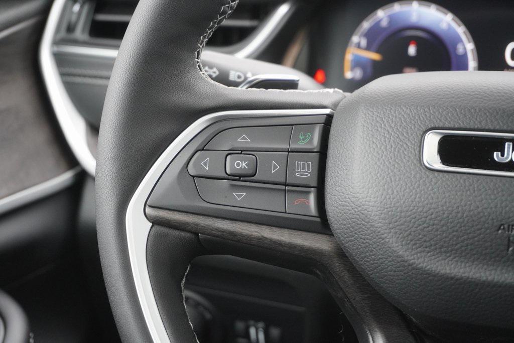 new 2025 Jeep Grand Cherokee car, priced at $46,181