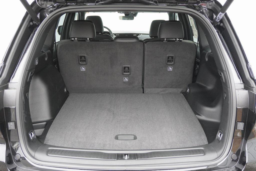 new 2025 Jeep Grand Cherokee car, priced at $46,181