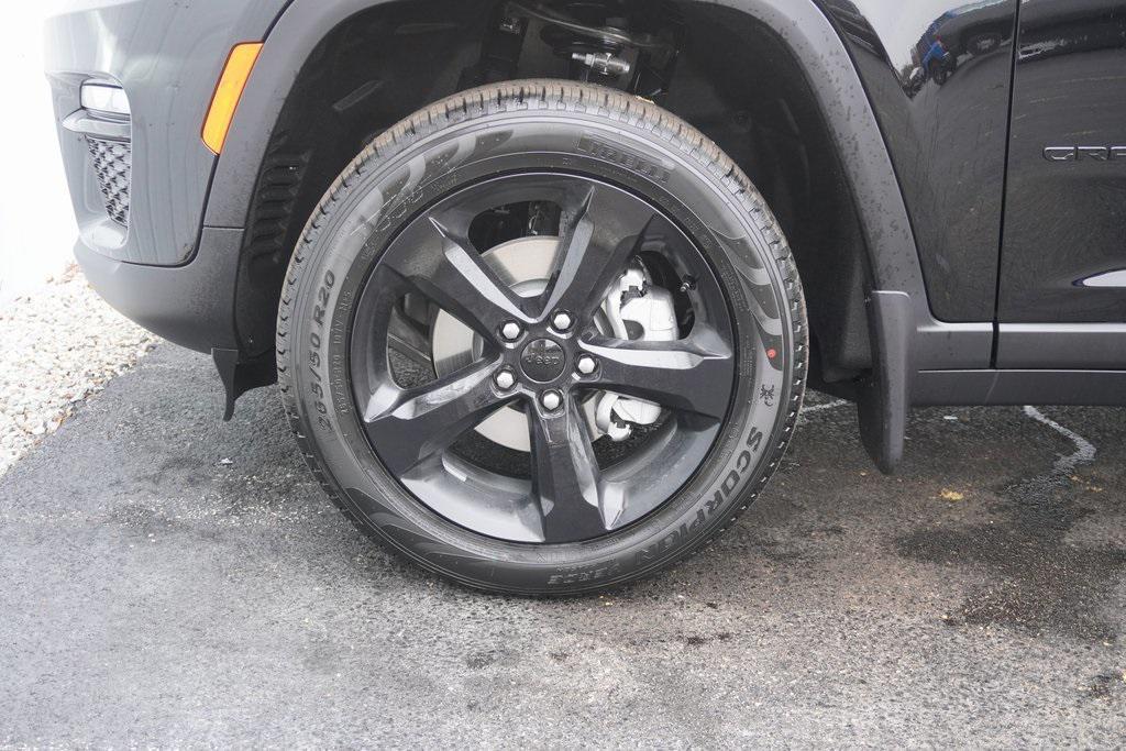 new 2025 Jeep Grand Cherokee car, priced at $46,181