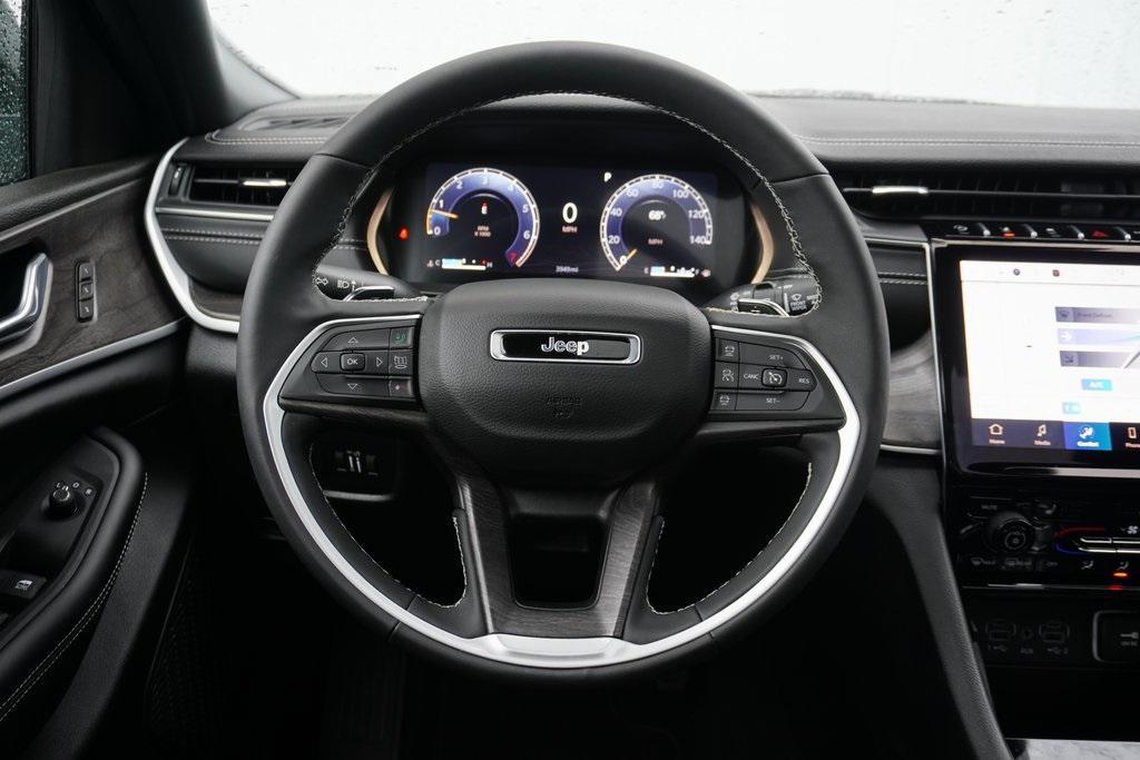 new 2025 Jeep Grand Cherokee car, priced at $39,668