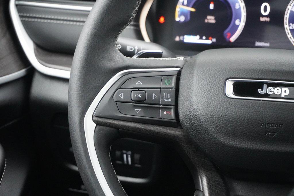 new 2025 Jeep Grand Cherokee car, priced at $39,668