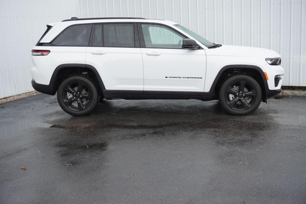 new 2025 Jeep Grand Cherokee car, priced at $39,668