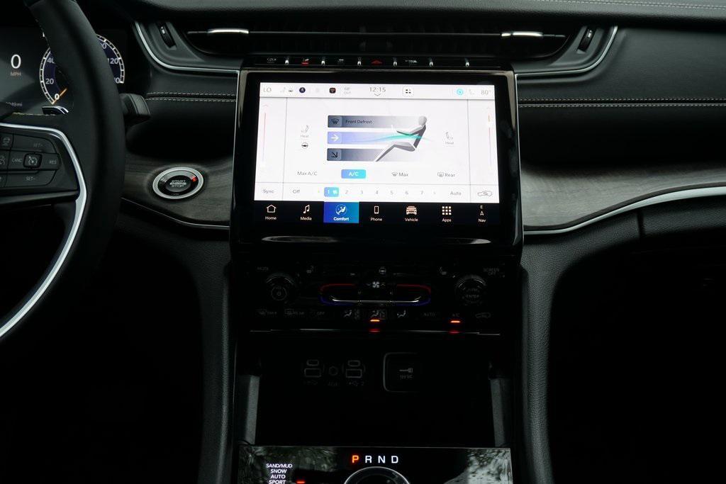 new 2025 Jeep Grand Cherokee car, priced at $39,668