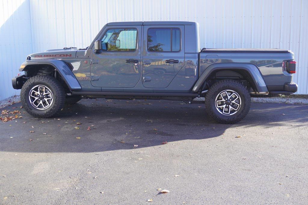 new 2025 Jeep Gladiator car, priced at $53,772