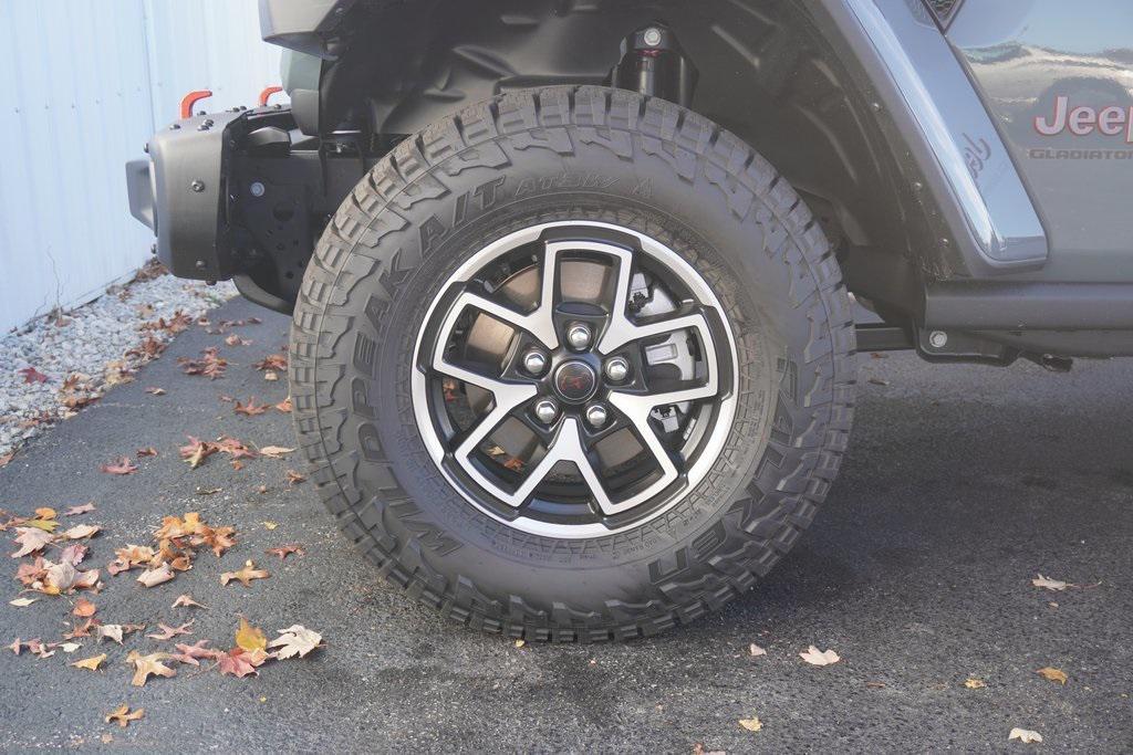 new 2025 Jeep Gladiator car, priced at $53,772