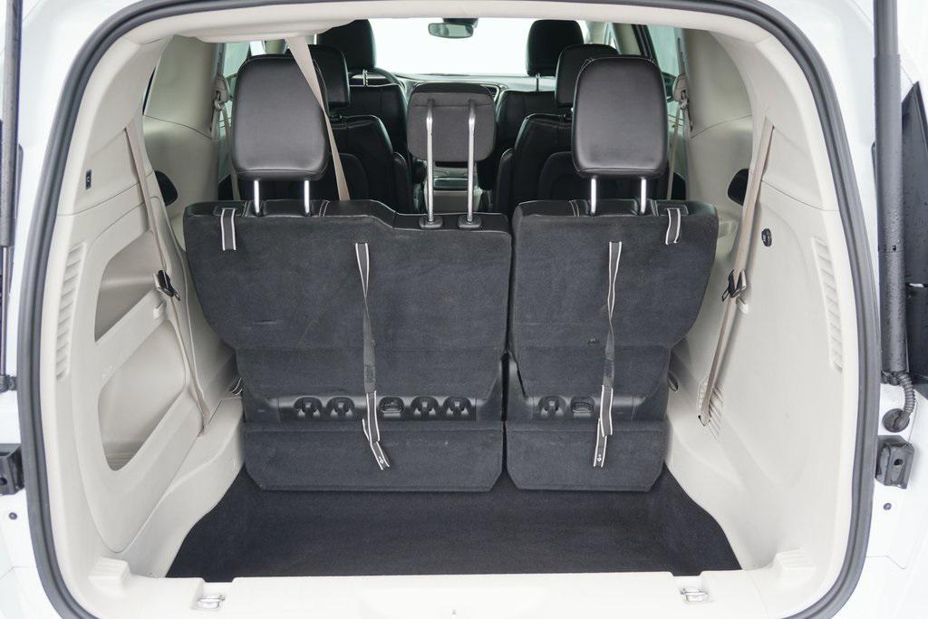 used 2023 Chrysler Pacifica car, priced at $25,300