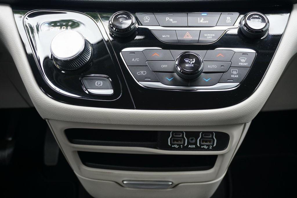 used 2023 Chrysler Pacifica car, priced at $25,300