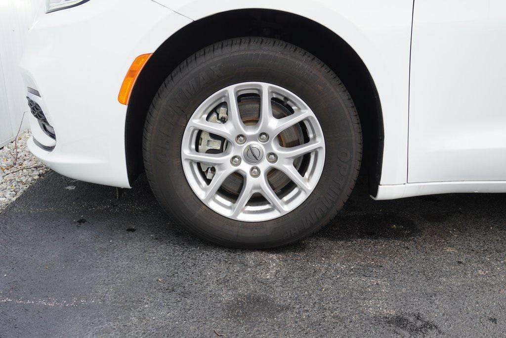 used 2023 Chrysler Pacifica car, priced at $25,300