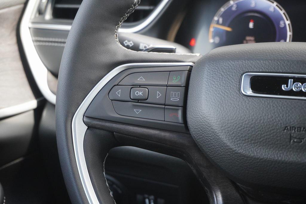 new 2025 Jeep Grand Cherokee car, priced at $42,922